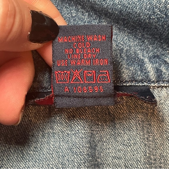 Denim & Co Womens Denim Jean Jacket Blue 100% Cotton USA Flag Embroidery Medium - Picture 7 of 11